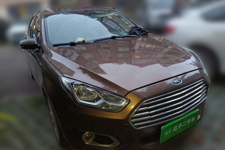 Used Ford Escort 2015 1.5L Automatic Fashion Model Front Right 45 Deg