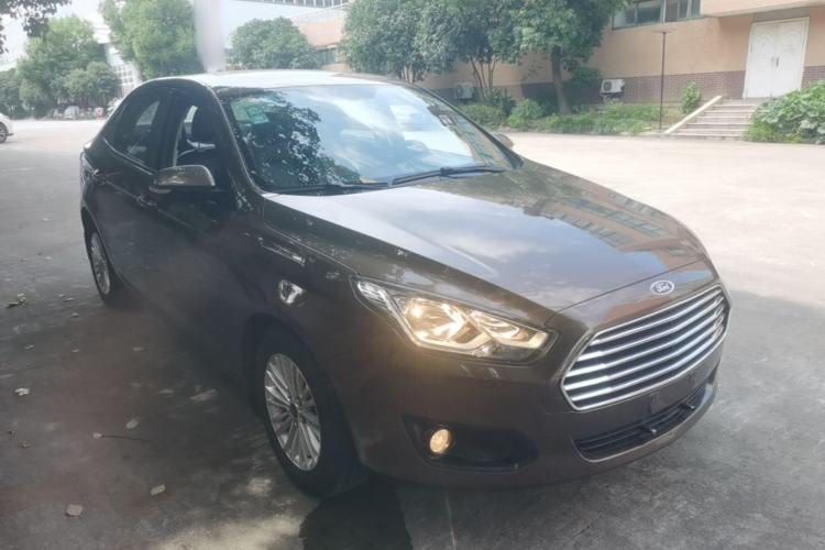 Used Ford Escort 2015 1.5L Automatic Comfort Edition Front Right 45 Deg