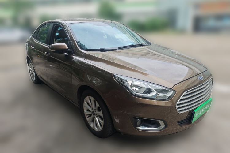 Used Ford Escort 2015 1.5L Automatic Fashion Model Front Right 45 Deg