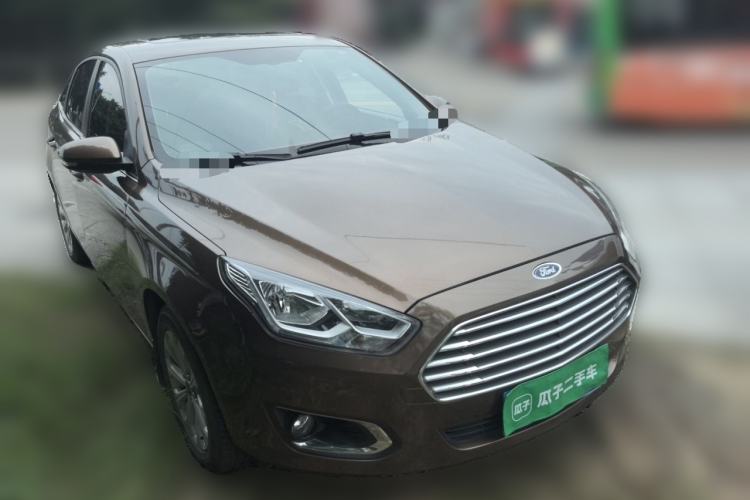 Used Ford Escort 2015 1.5L Automatic Fashion Model Front Right 45 Deg
