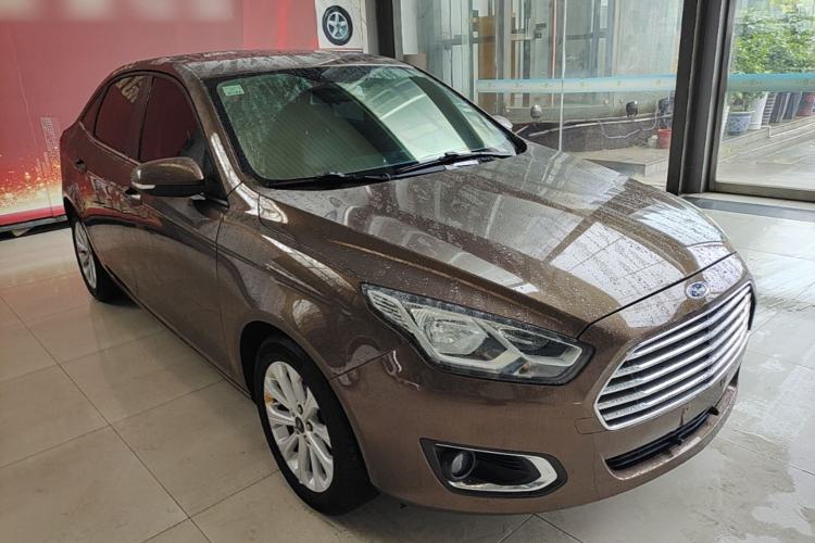 Used Ford Escort 2015 1.5L Automatic Fashion Model Front Right 45 Deg