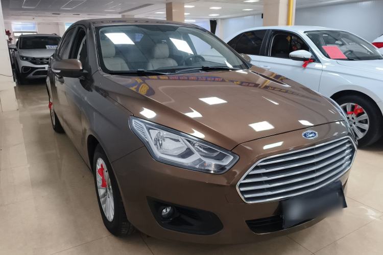 Used Ford Escort 2015 1.5L Automatic Comfort Edition Front Right 45 Deg