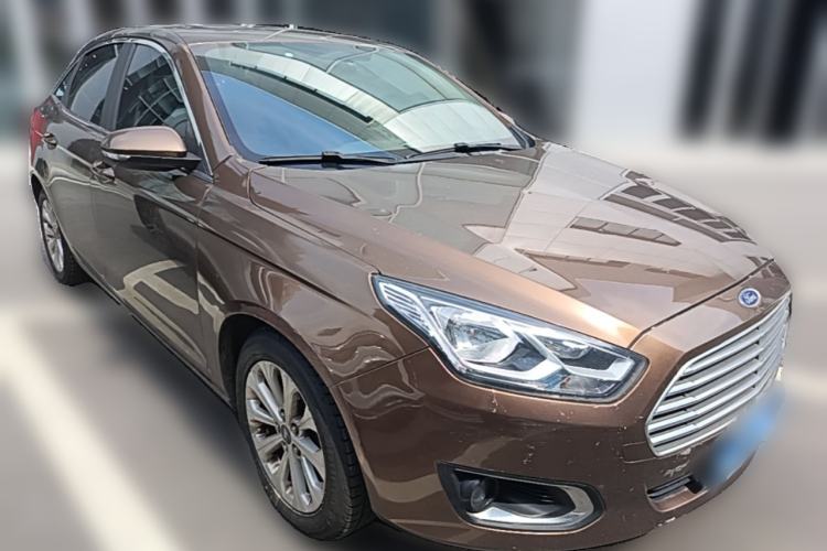 Used Ford Escort 2015 1.5L Automatic Fashion Model Front Right 45 Deg