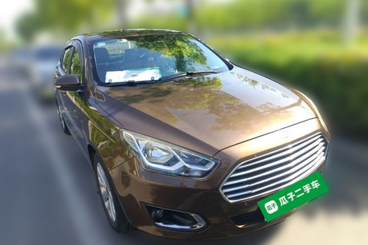 Used Ford Escort 2015 1.5L Automatic Fashion Model Front Right 45 Deg
