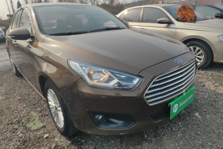 Used Ford Escort 2015 1.5L Automatic Comfort Edition Front Right 45 Deg