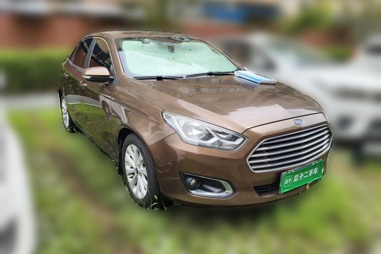 Used Ford Escort 2015 1.5L Automatic Fashion Model Front Right 45 Deg