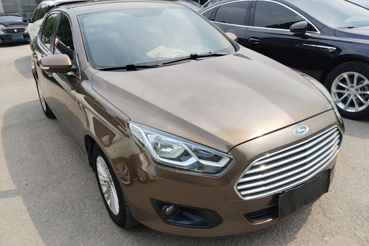 Used Ford Escort 2015 1.5L Automatic Comfort Edition Front Right 45 Deg