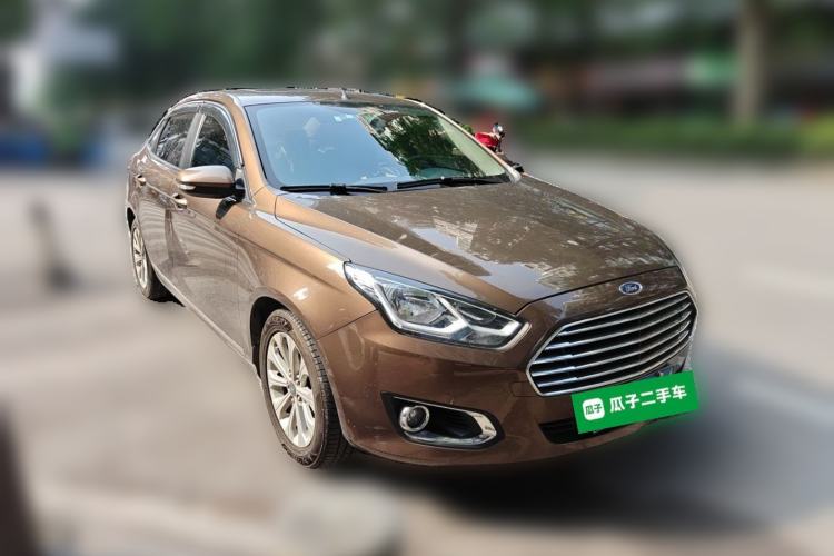 Used Ford Escort 2015 1.5L Automatic Fashion Model Front Right 45 Deg