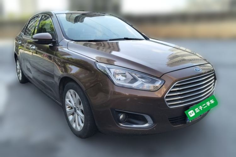 Used Ford Escort 2015 1.5L Automatic Fashion Model Front Right 45 Deg