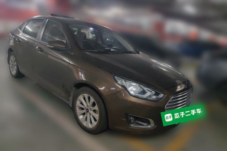 Used Ford Escort 2015 1.5L Automatic Fashion Model Front Right 45 Deg
