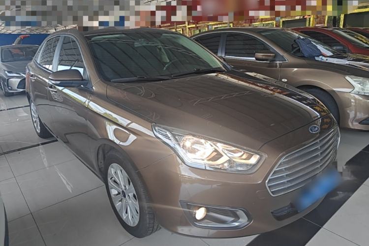 Used Ford Escort 2015 1.5L Automatic Fashion Model Front Right 45 Deg