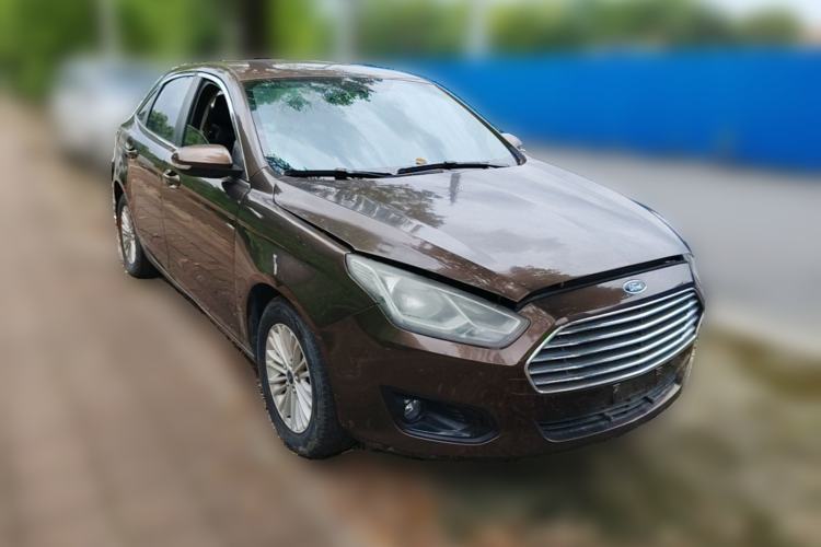 Used Ford Escort 2015 1.5L Automatic Comfort Edition Front Right 45 Deg