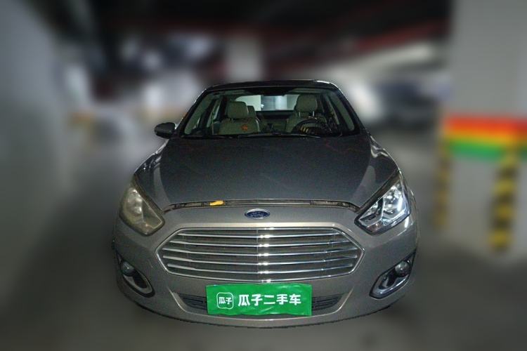Used Ford Escort 2015 1.5L Manual Fashion Edition Front