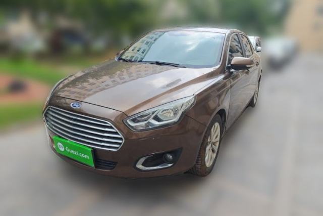Ojetý Ford Escort 2015 1.5L Automatic Fashion Model