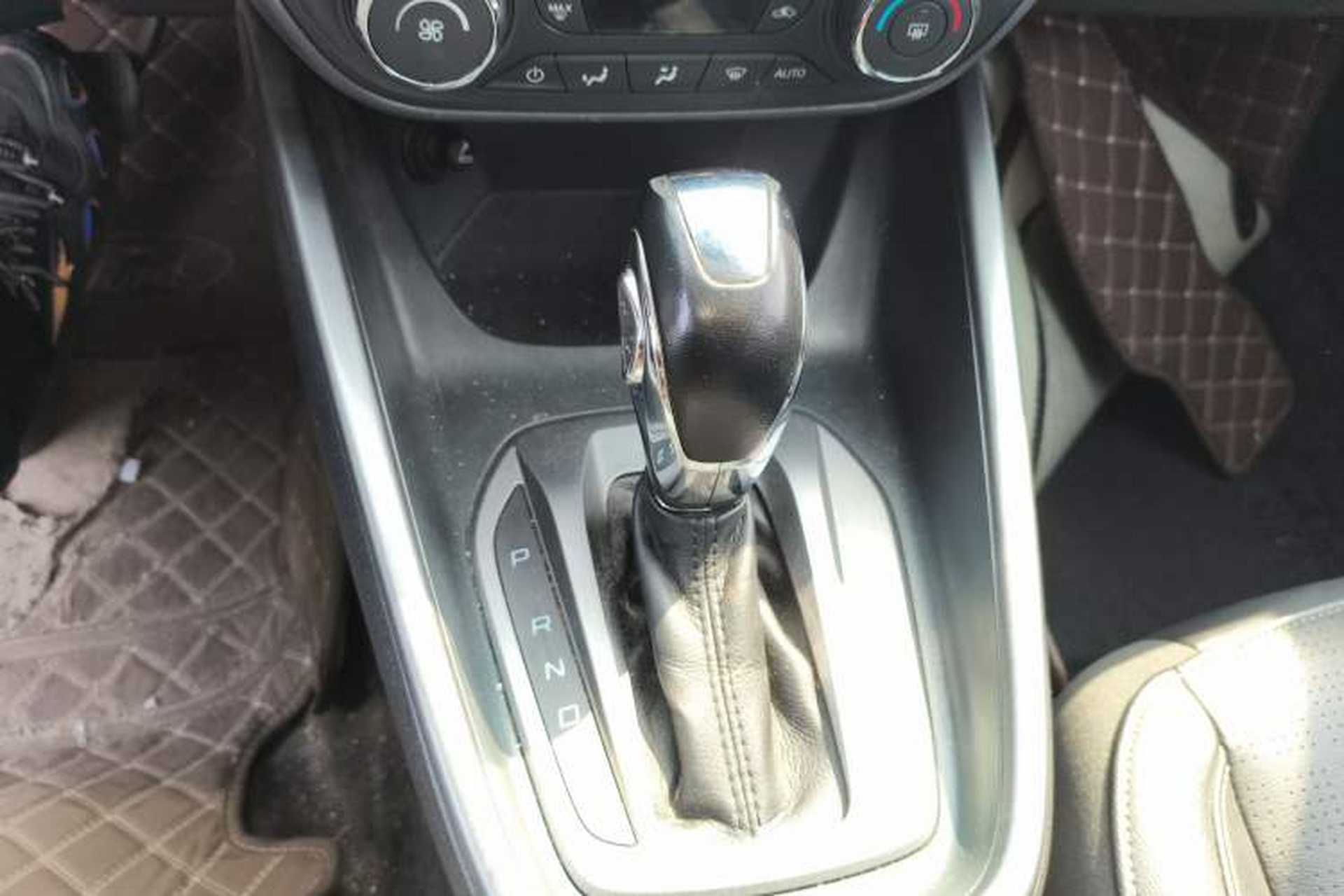 Used Ford Escort 2015 1.5L Automatic Fashion Model Gear Lever
