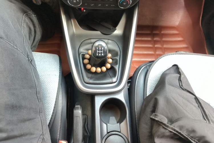 Used Ford Escort 2015 1.5L Manual Fashion Edition Gear Lever