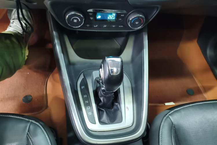 Used Ford Escort 2015 1.5L Automatic Fashion Model Gear Lever