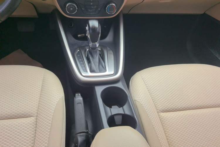 Used Ford Escort 2015 1.5L Automatic Comfort Edition Gear Lever