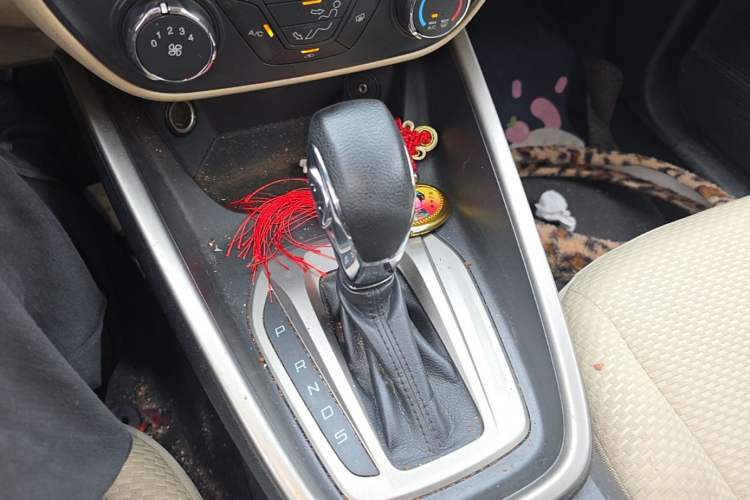 Used Ford Escort 2015 1.5L Automatic Comfort Edition Gear Lever