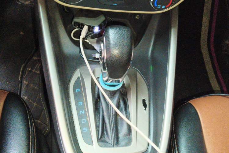 Used Ford Escort 2015 1.5L Automatic Comfort Edition Gear Lever