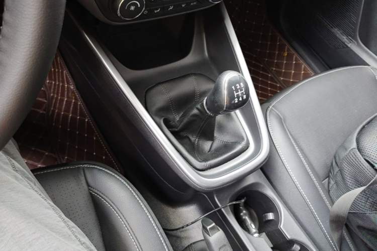 Used Ford Escort 2015 1.5L Manual Fashion Edition Gear Lever