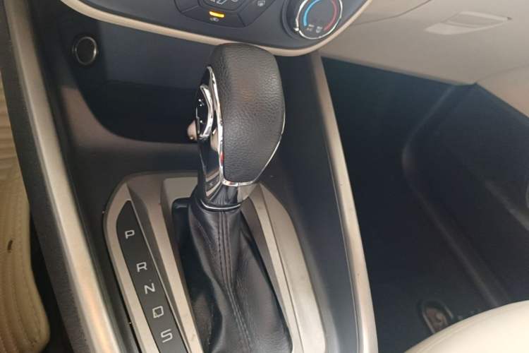Used Ford Escort 2015 1.5L Automatic Comfort Edition Gear Lever
