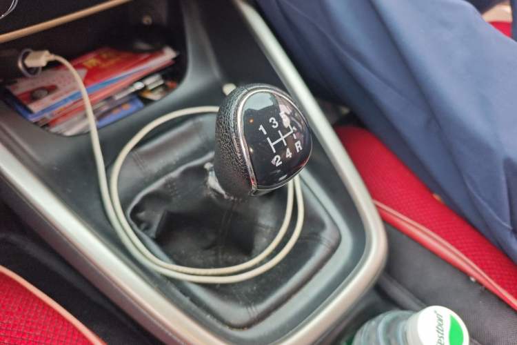 Used Ford Escort 2015 1.5L Manual Comfort Model Gear Lever