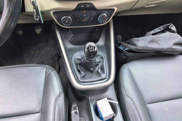 Used Ford Escort 2015 1.5L Manual Comfort Model Gear Lever