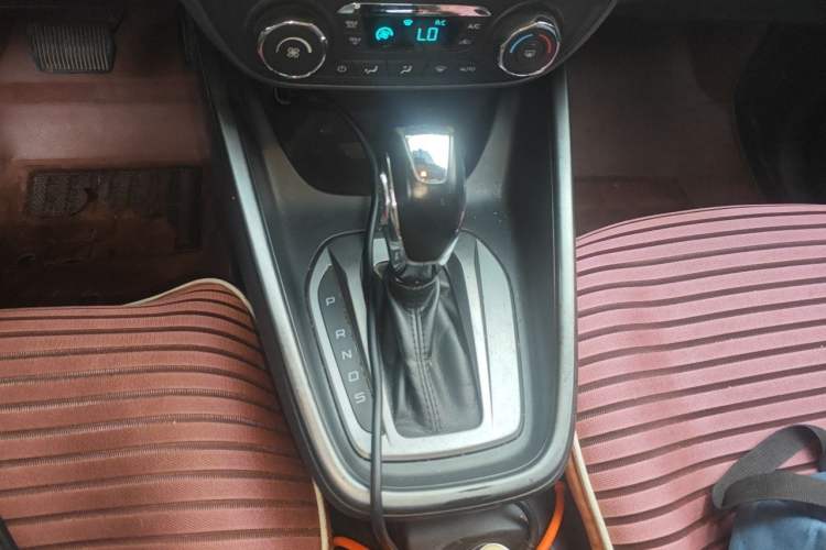 Used Ford Escort 2015 1.5L Automatic Fashion Model Gear Lever