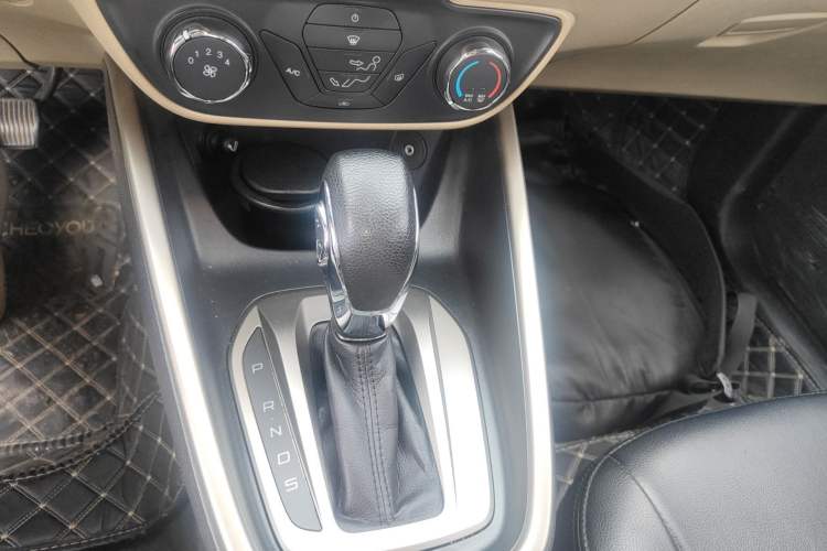 Used Ford Escort 2015 1.5L Automatic Comfort Edition Gear Lever