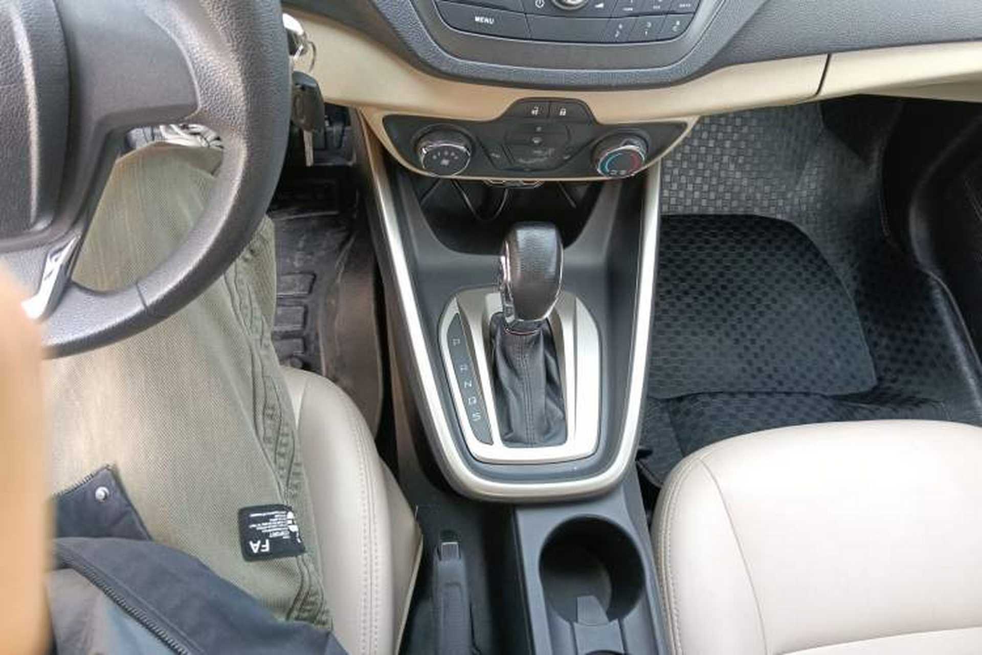 Used Ford Escort 2015 1.5L Automatic Comfort Edition Gear Lever