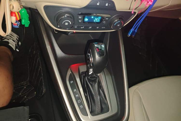 Used Ford Escort 2015 1.5L Automatic Fashion Model Gear Lever