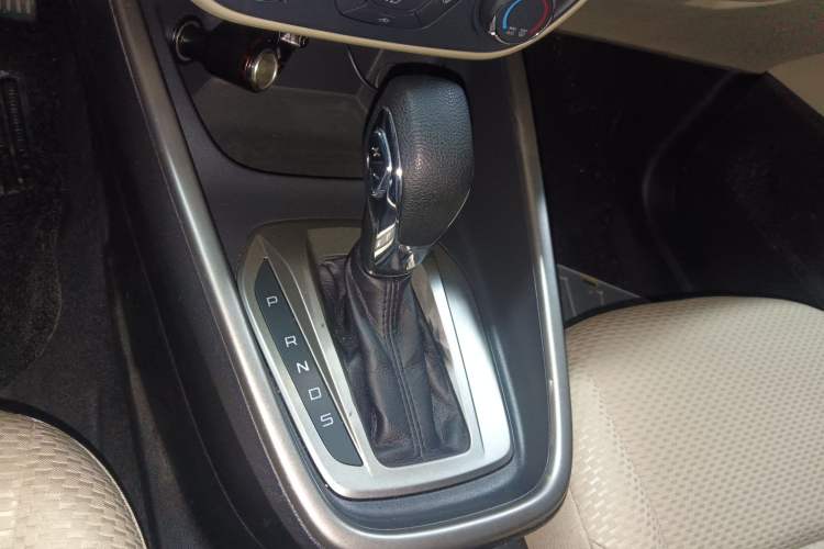 Used Ford Escort 2015 1.5L Automatic Comfort Edition Gear Lever