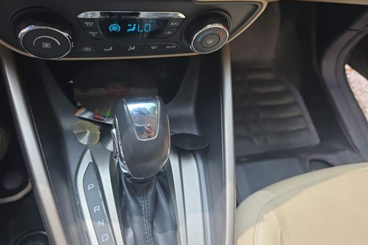Used Ford Escort 2015 1.5L Automatic Fashion Model Gear Lever