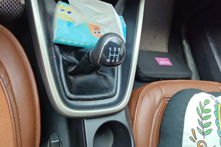Used Ford Escort 2015 1.5L Manual Comfort Model Gear Lever