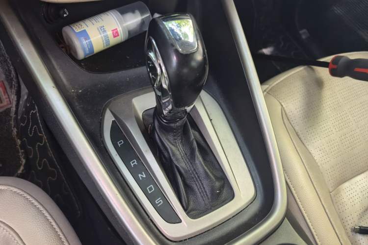 Used Ford Escort 2015 1.5L Automatic Fashion Model Gear Lever
