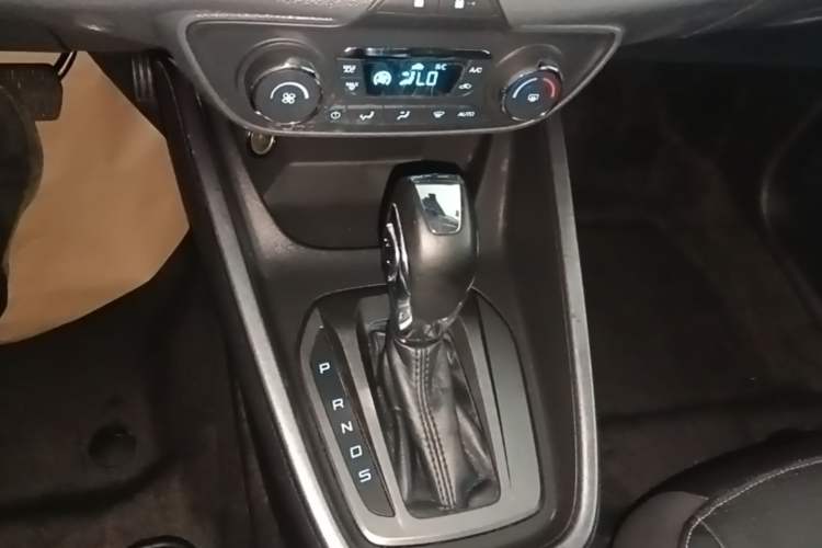 Used Ford Escort 2015 1.5L Automatic Fashion Model Gear Lever