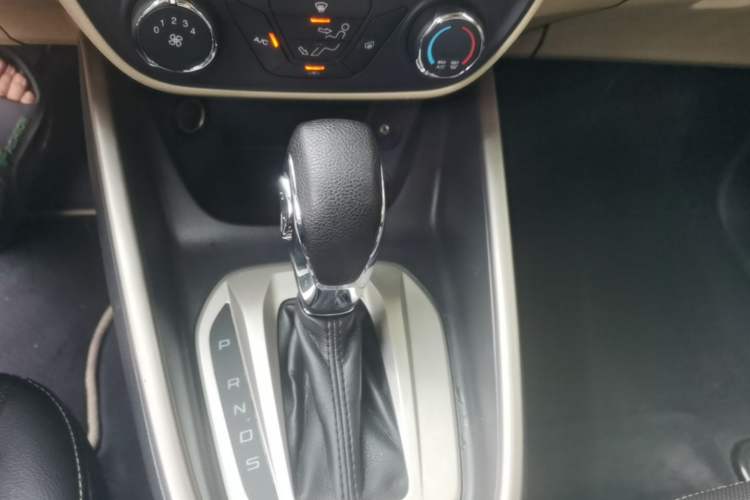 Used Ford Escort 2015 1.5L Automatic Comfort Edition Gear Lever