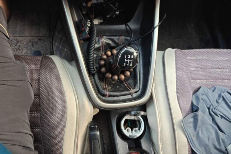 Used Ford Escort 2015 1.5L Manual Comfort Model Gear Lever
