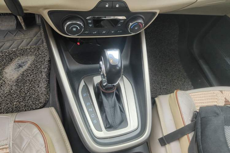 Used Ford Escort 2015 1.5L Automatic Fashion Model Gear Lever