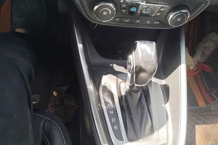 Used Ford Escort 2015 1.5L Automatic Fashion Model Gear Lever