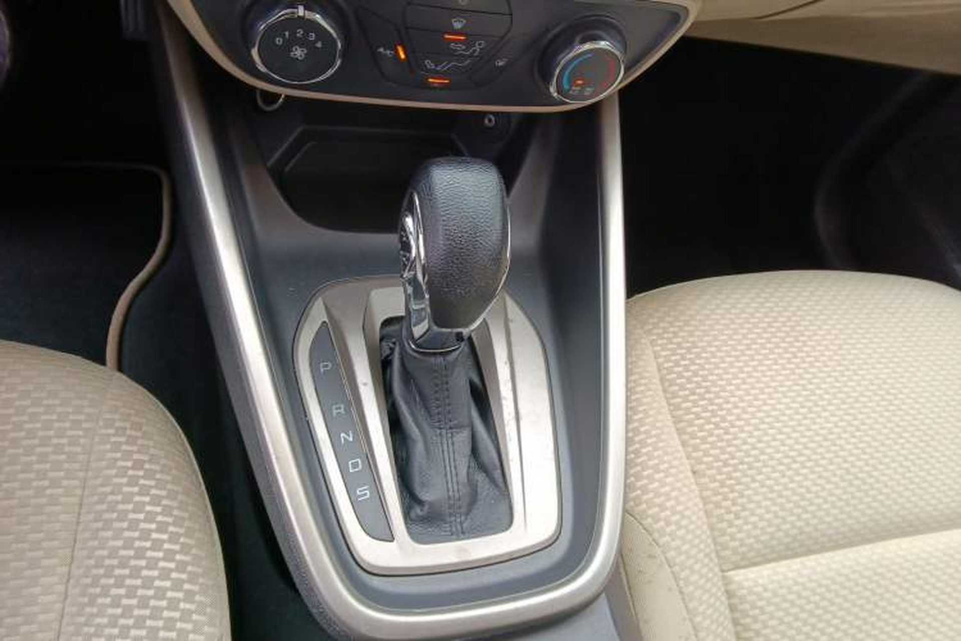 Used Ford Escort 2015 1.5L Automatic Comfort Edition Gear Lever