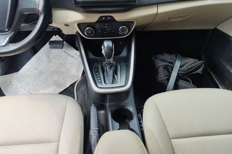 Used Ford Escort 2015 1.5L Automatic Comfort Edition Gear Lever