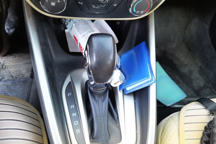 Used Ford Escort 2015 1.5L Automatic Comfort Edition Gear Lever