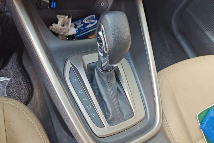 Used Ford Escort 2015 1.5L Automatic Comfort Edition Gear Lever