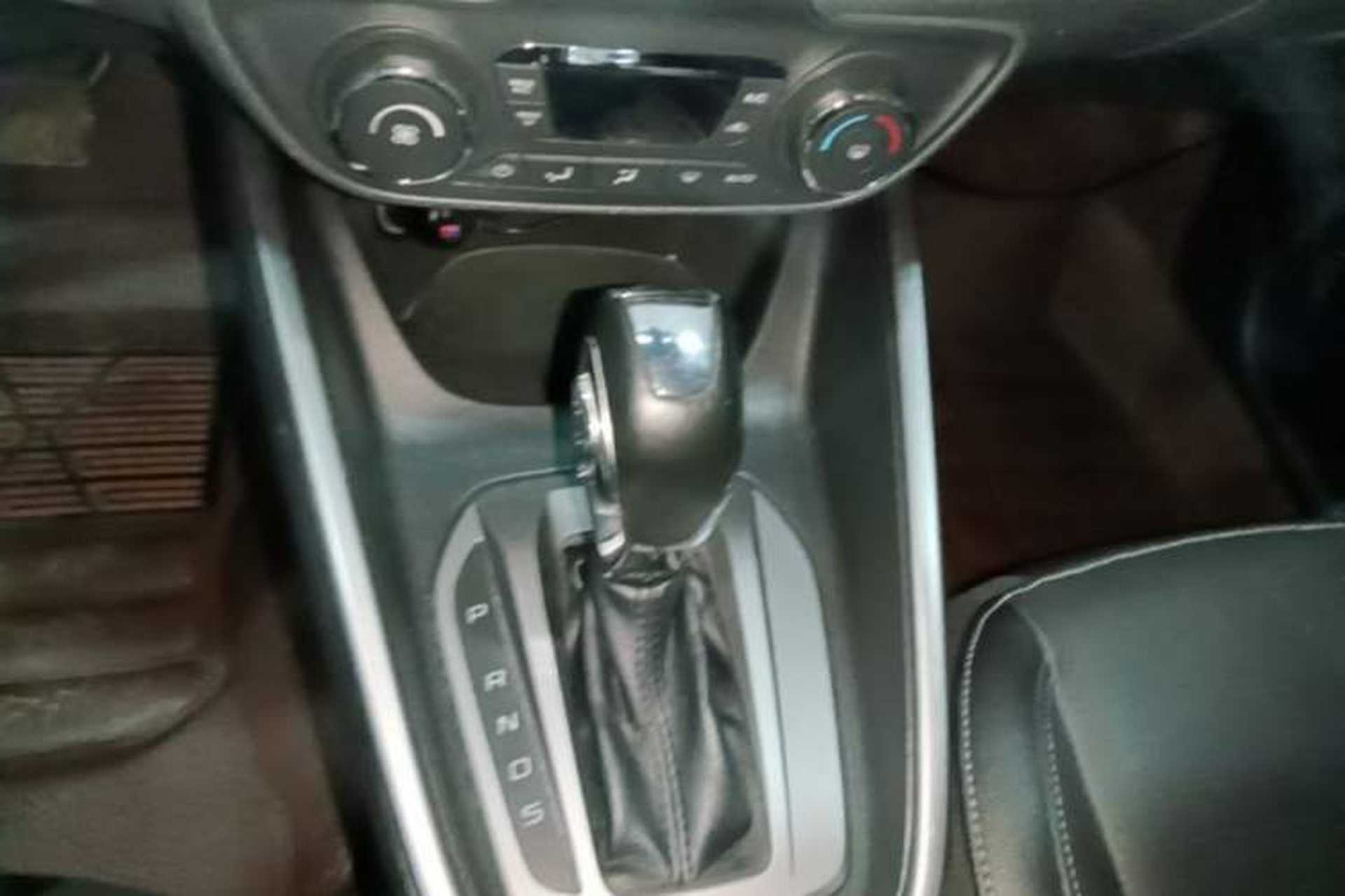 Used Ford Escort 2015 1.5L Automatic Comfort Edition Gear Lever