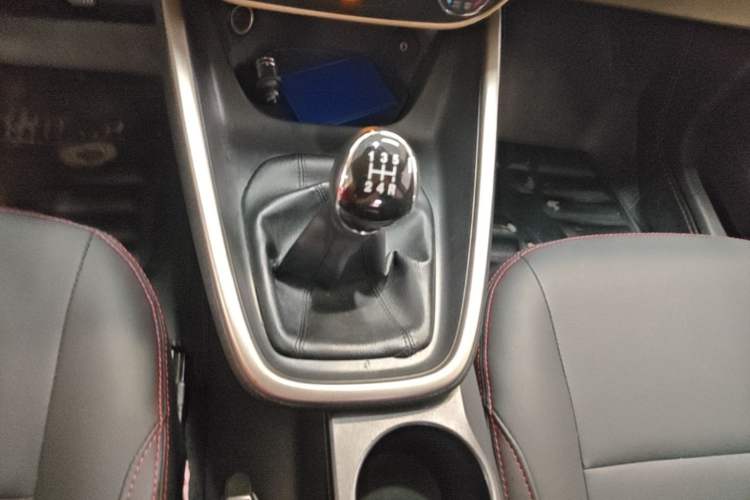 Used Ford Escort 2015 1.5L Manual Comfort Model Gear Lever