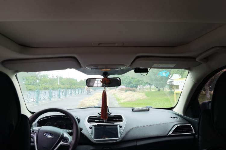 Used Ford Escort 2015 1.5L Automatic Fashion Model Headliner