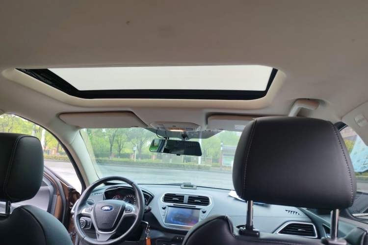 Used Ford Escort 2015 1.5L Automatic Fashion Model Headliner