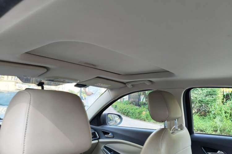 Used Ford Escort 2015 1.5L Automatic Fashion Model Headliner